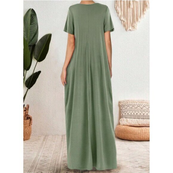 Green Round Neck Hidden Pocket Maxi Tee Dress - Picture 2 of 4